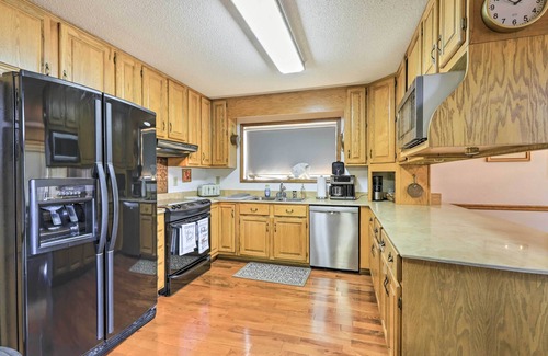 Macon Cottage | Lakefront Macon Getaway w/Stunning Boathouse