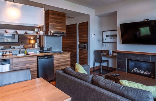 Lac Superieur Village Condo | Lakefront, Mountain View - Resort Loft