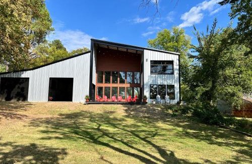 Porum House | Lakefront-Private Dock-Lakeview-Sleeps 22 plus