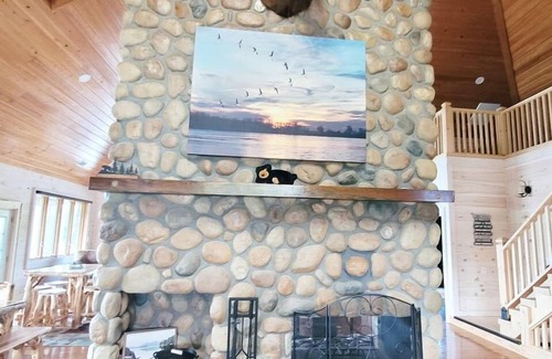 Dandridge House | Lakefront - Private Resort. Amazing!