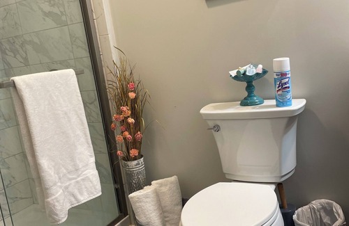 Myrick Estates House | Lakefront - private suite- Private entrance to one bedroom with private bath