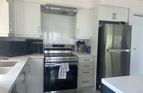 Romney House | Lakefront Retreat & Game Room