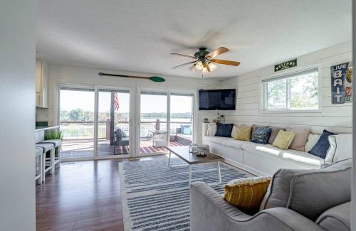 Falls of Rough House | Lakefront Retreat-3bdrm 2ba with stunning views! Hiking & Fishing!