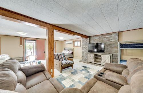 Fort Towson Apartment | Lakefront Retreat with Patio in Fort Towson!