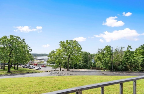 Indian Point Condo | Lakefront Suite, Swim Up Bar, Reosrt Pools, Marina & Tiki Bar