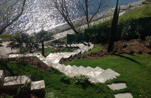 Vignola Apartment | Lakefront Villa Del Pierangelo