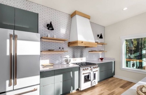 Anderson Island House | Lakefront w/dock 4-bedtoom modern house on delightful Anderson Island