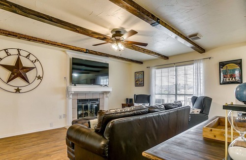 Dennis House | LAKEFRONT W/DOCK, POOL, HOT TUB & OUTDOOR KITCHEN