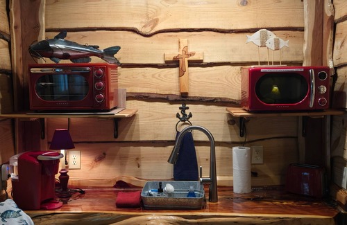 Avinger Cabin | Lakefront with awesome sunsets.