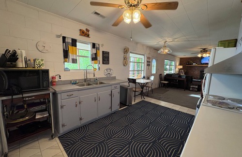 Clarksville House | Lakehouse on the water with amazing view and private dock