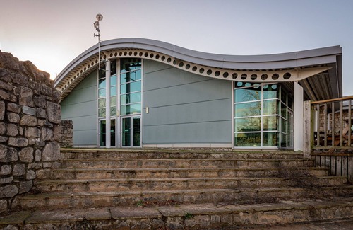 South Lakeland Leisure Village Cottage | LAKELAND LODGE, pet friendly, character holiday cottage in Carnforth