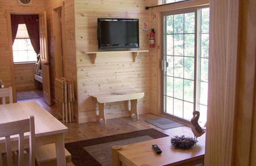 Milton Resort | Lakeland RV Campground Cottage 18