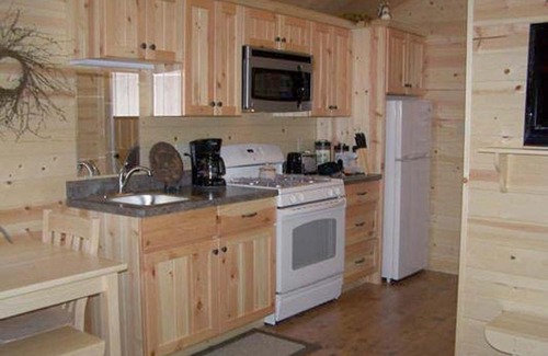Milton Resort | Lakeland RV Campground Cottage 18