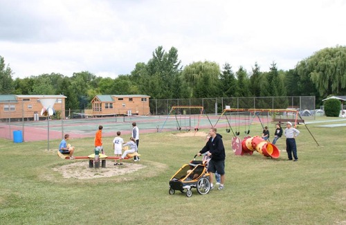 Milton Resort | Lakeland RV Campground Cottage 18