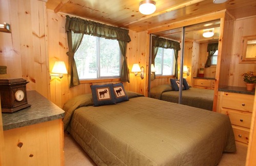 Milton Resort | Lakeland RV Campground Deluxe Loft Cabin 12