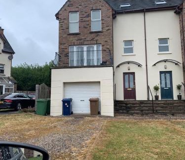 Craigavon Villa | Lakelands