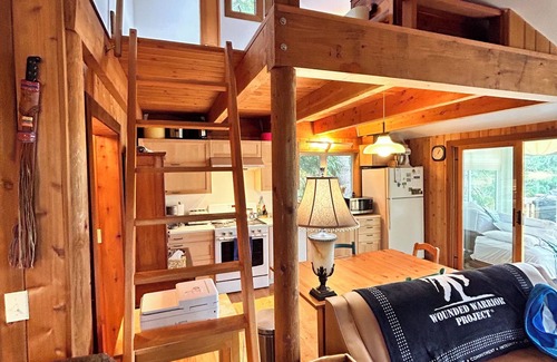 Marysville House | Lakes Edge House with Steam Sauna