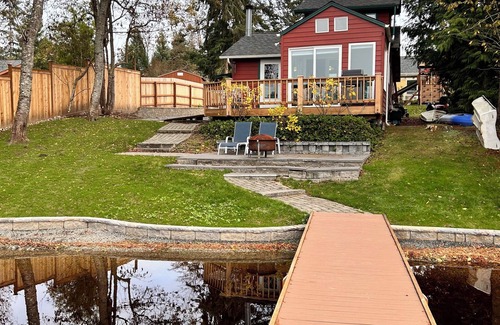 Marysville House | Lakes Edge House with Steam Sauna