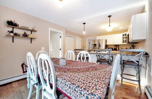 Williamsville House | Lakes, Hiking,Skiing Late Fall Foliage - Spacious 4-bedroom Pet Friendly Vt Home