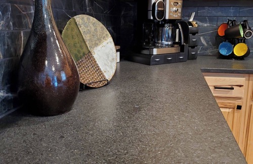 Cadiz Cottage | Lakeshore Cottage in Cadiz, Ky has waterfront panoramic views of Lake Barkley!