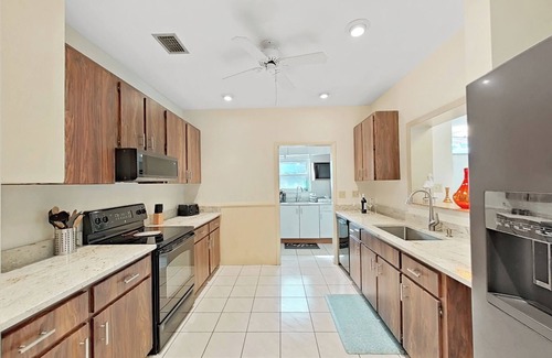 Greater Northdale House | LAKESHORE RETREAT