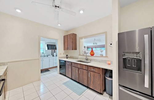 Greater Northdale House | LAKESHORE RETREAT