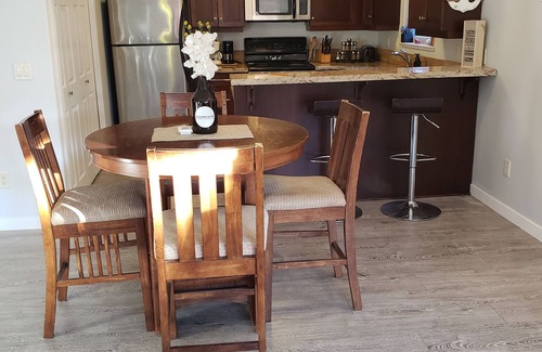 Okanagan-Similkameen Villa | Lakeshore Villas! Ground floor Lakeview, 3 beds, Great for Families!