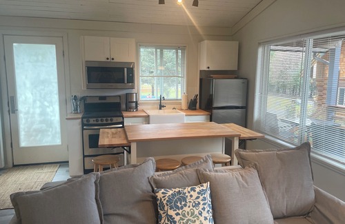 Lake Cowichan Hotel | Lakeside Cabin - Beaver Lake Resort - Pet friendly - legal short term rental