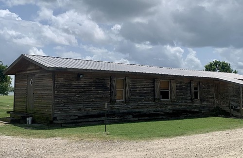 Quinlan House | Lakeside Cabin on 500 Acre Ranch with Year-round Pool