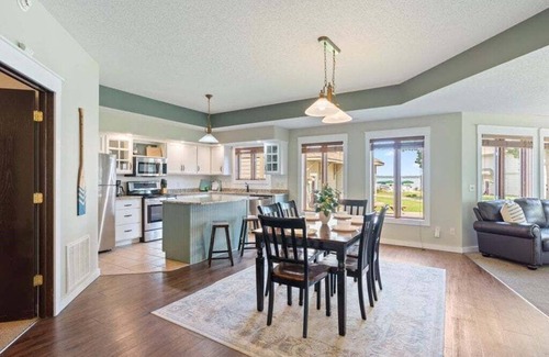 Nisswa Condo | Lakeside Condo in Gull Lake, MN, 2BR, Boat Rentals