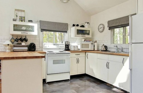 Lake St. Peter Cottage | Lakeside Cottage Near Algonquin Park