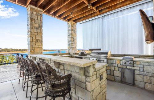 Canyon Lake House | Lakeside Dreamhouse