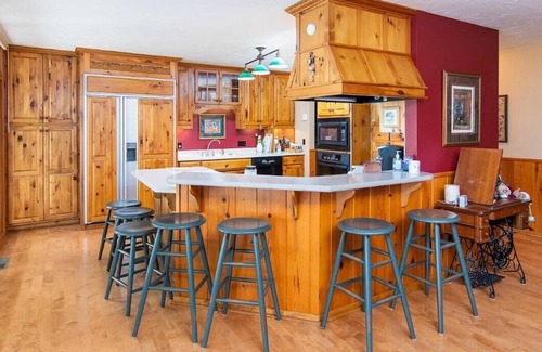 Nevis House | Lakeside estate with 350' of shoreline on Lake Belle Taine