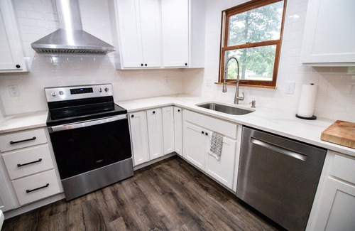 Bellmore House | Lakeside family house w/hot tub.