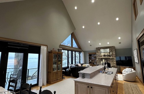 Twin Lakes House | Lakeside Getaway on Lake Mary-Walk to Downtown Twin Lakes