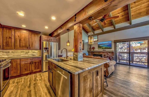 South Lake Tahoe House | Lakeside Haven by Heavenly Sand