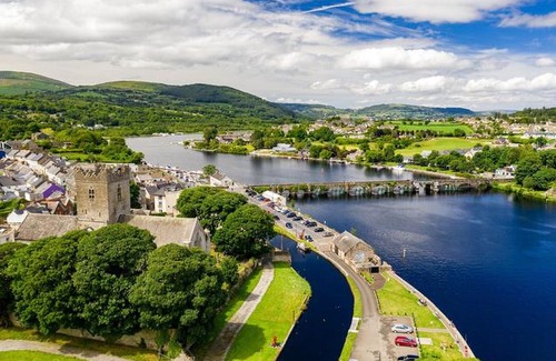 Killaloe House | Lakeside Holiday Homes