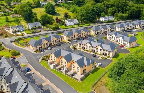 Killaloe House | Lakeside Holiday Homes