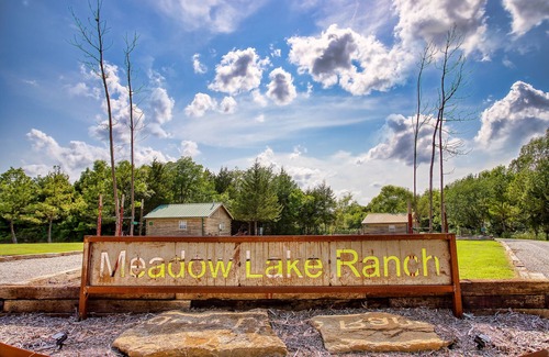 Sand Springs Cabin | Lakeside Log Cabin on private ranch
