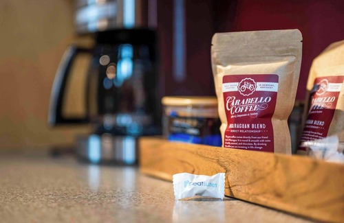 Dry Ridge House | Lakeside Log Home, Private Dock, Kayaks, Near Ark!