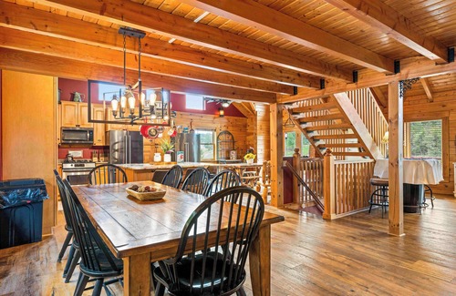 Dry Ridge House | Lakeside Log Home, Private Dock, Kayaks, Near Ark!