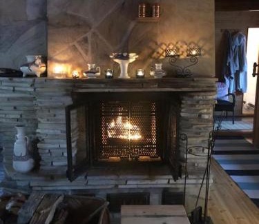 Sonka House | Lakeside Log Villa Edith