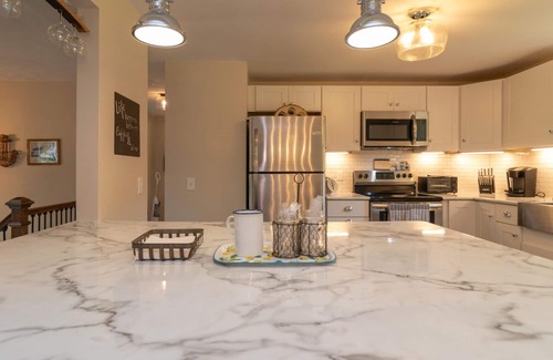 Romulus House | Lakeside Lookout: Gorgeous Seneca Lake Views Right Off Wine Trail!