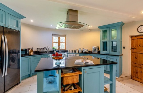 Cranbrook House | Lakeside Oast - Three Bedroom House, Sleeps 6