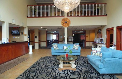 Houghton Lake Hotel | Lakeside Resort & Conference Center