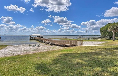 Candler House | Lakeside Retreat at Lake Weir