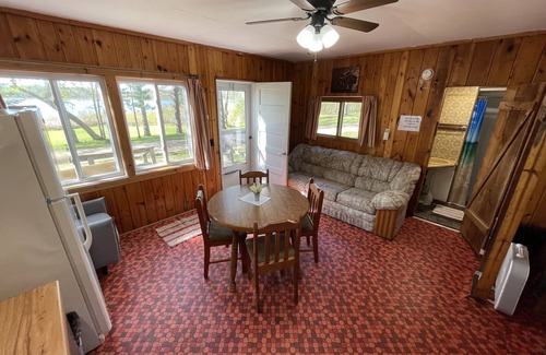 Nevis House | Lakeside Retreat - Cozy Cabin 2 at Green Valley Resort