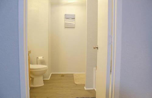 Quitman House | Lakeside Retreat