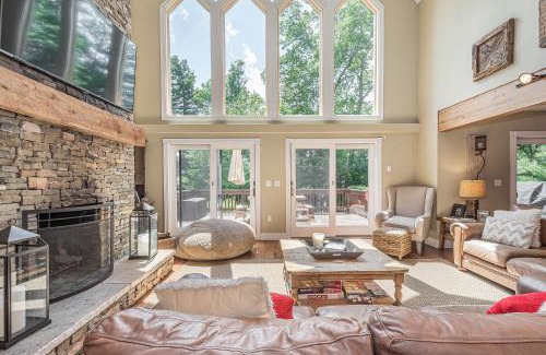 Waterfront Greens House | Lakeside Story