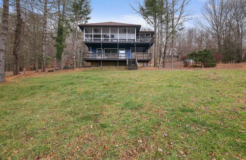 Lake Ariel Ski Chalet | Lakeside Villa – Lakefront Luxury in The Hideout/5BR, 3BA, Sleeps 13